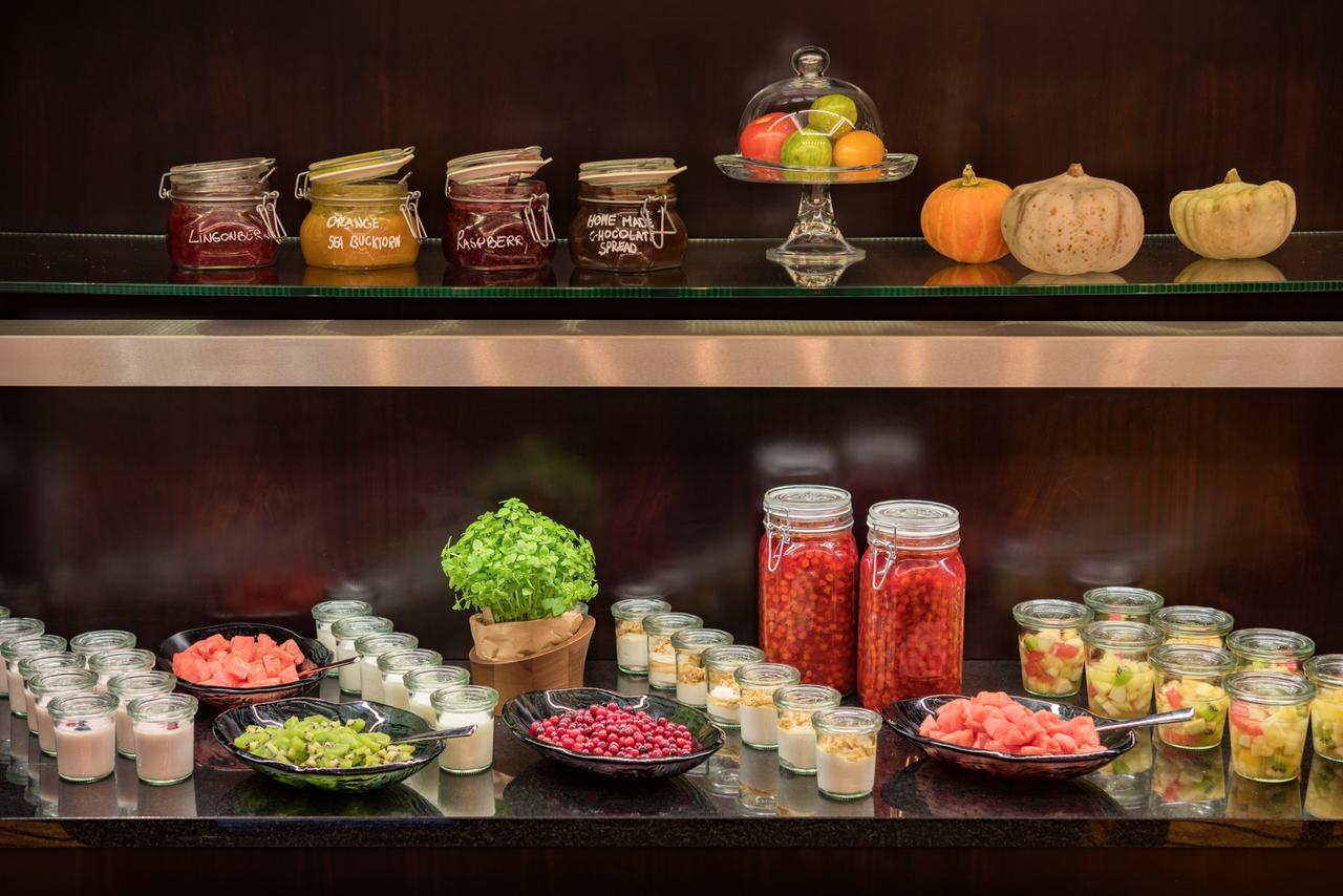แกรนด์ โฮเต็ล เคมปินสกี้ ริกา Hotel รีกา ภายนอก รูปภาพ A selection of jams and fruit preserves