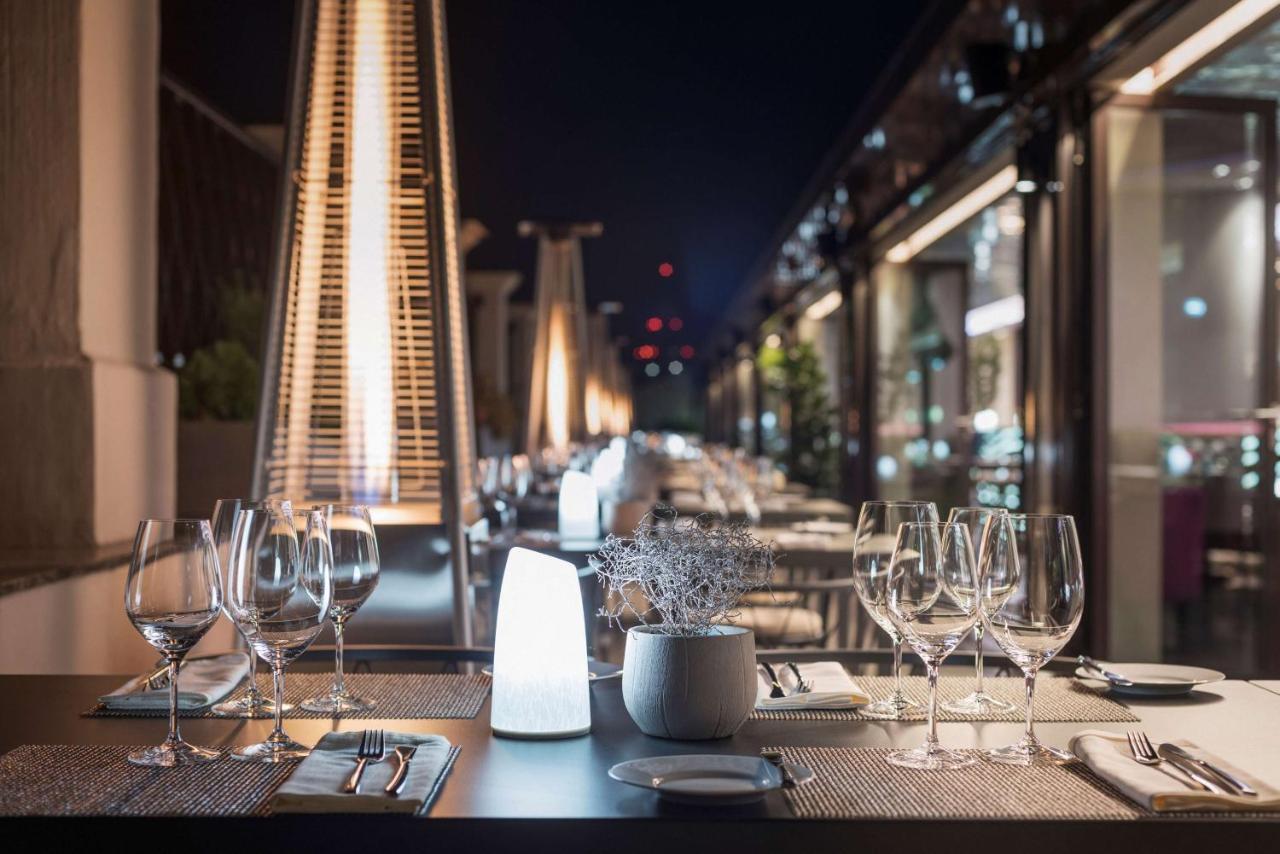 แกรนด์ โฮเต็ล เคมปินสกี้ ริกา Hotel รีกา ภายนอก รูปภาพ The Terrace at The Ivy