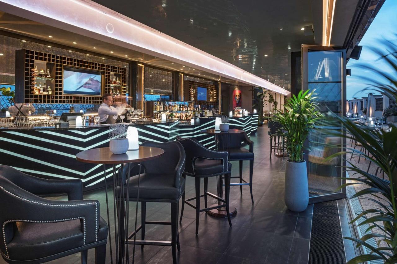 แกรนด์ โฮเต็ล เคมปินสกี้ ริกา Hotel รีกา ภายนอก รูปภาพ The bar at the Sky Bar