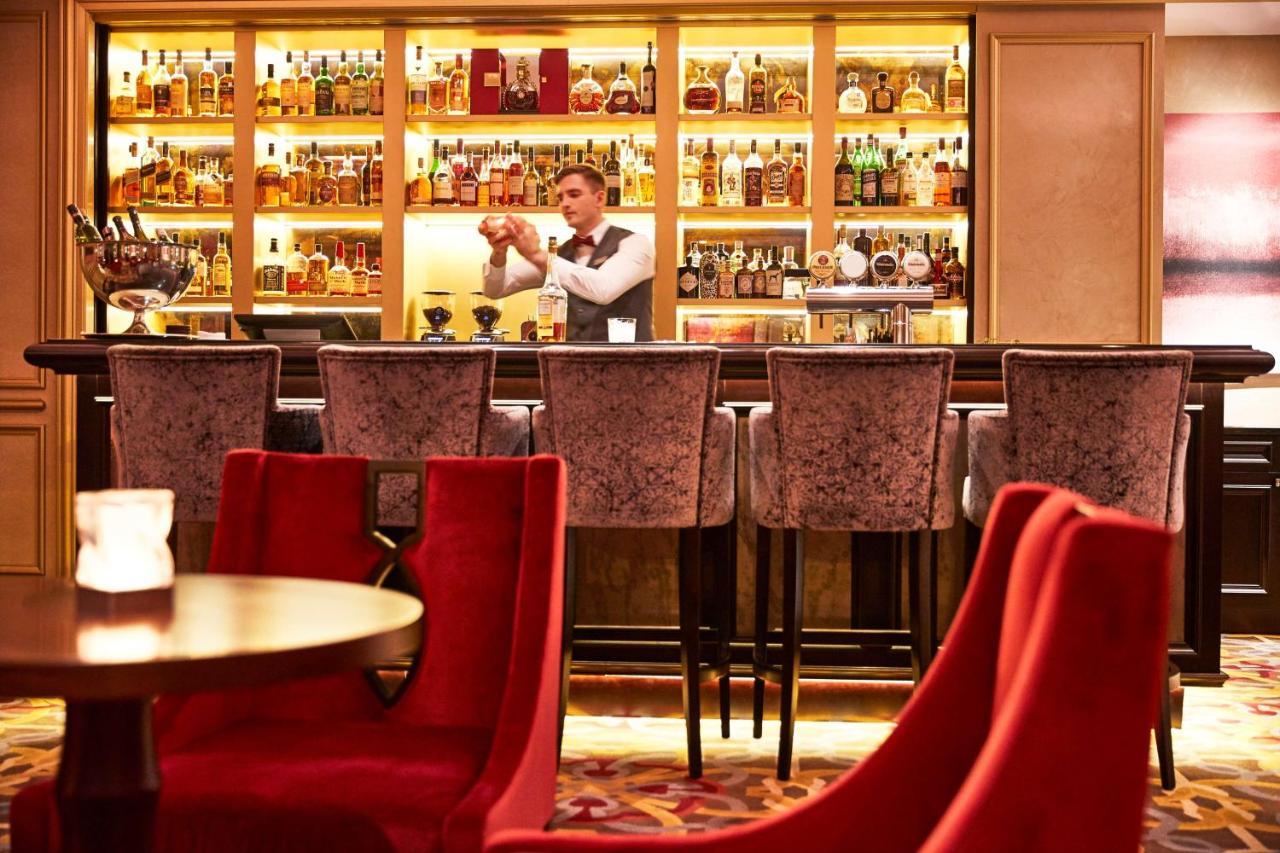 แกรนด์ โฮเต็ล เคมปินสกี้ ริกา Hotel รีกา ภายนอก รูปภาพ The bar at the Concourse